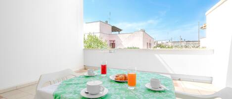 Habitación clásica con 1 cama doble o 2 individuales | Terraza o patio