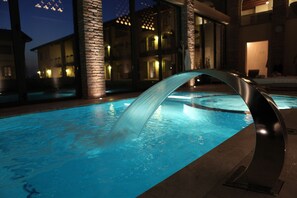 Indoor pool, open 10:00 AM to 8:00 PM, pool loungers - Antico Benessere (Fara Gera d'Adda)