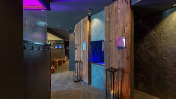 Behandlungsräume für Paare, Sauna, Whirlpool, Dampfbad
