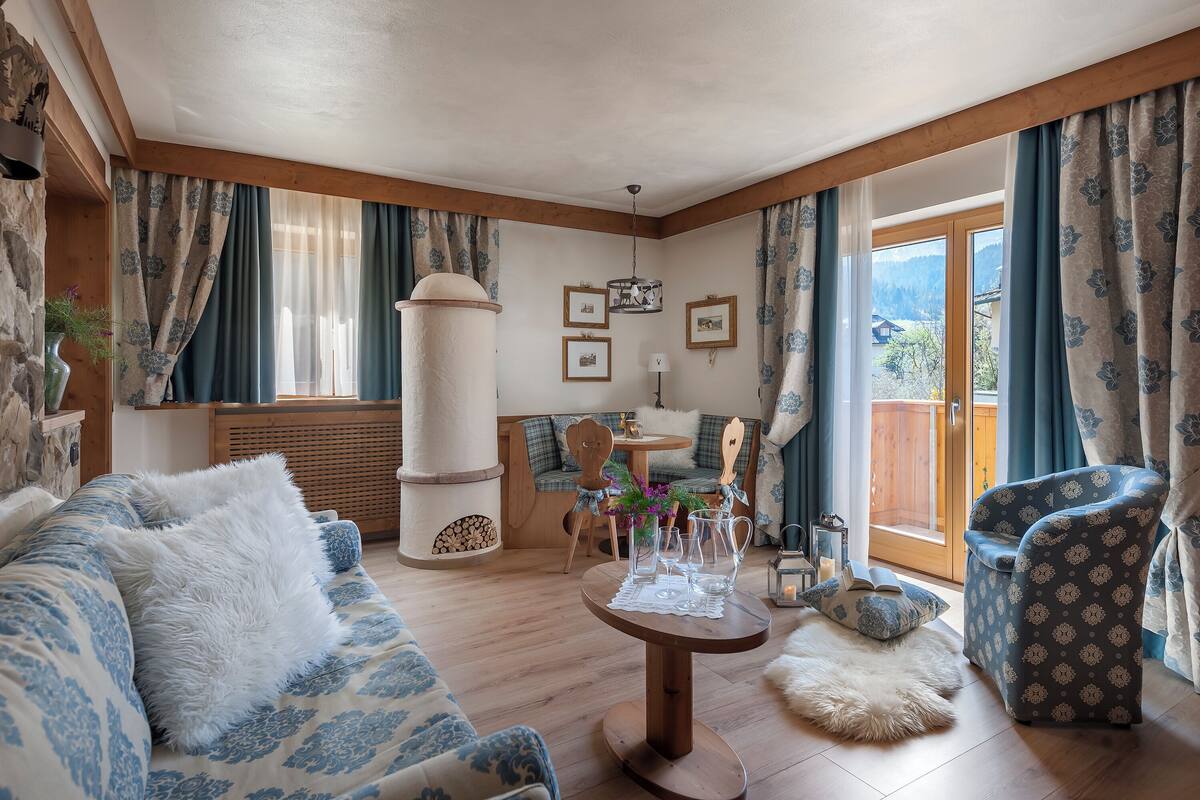 1 bedroom, premium bedding, minibar, in-room safe