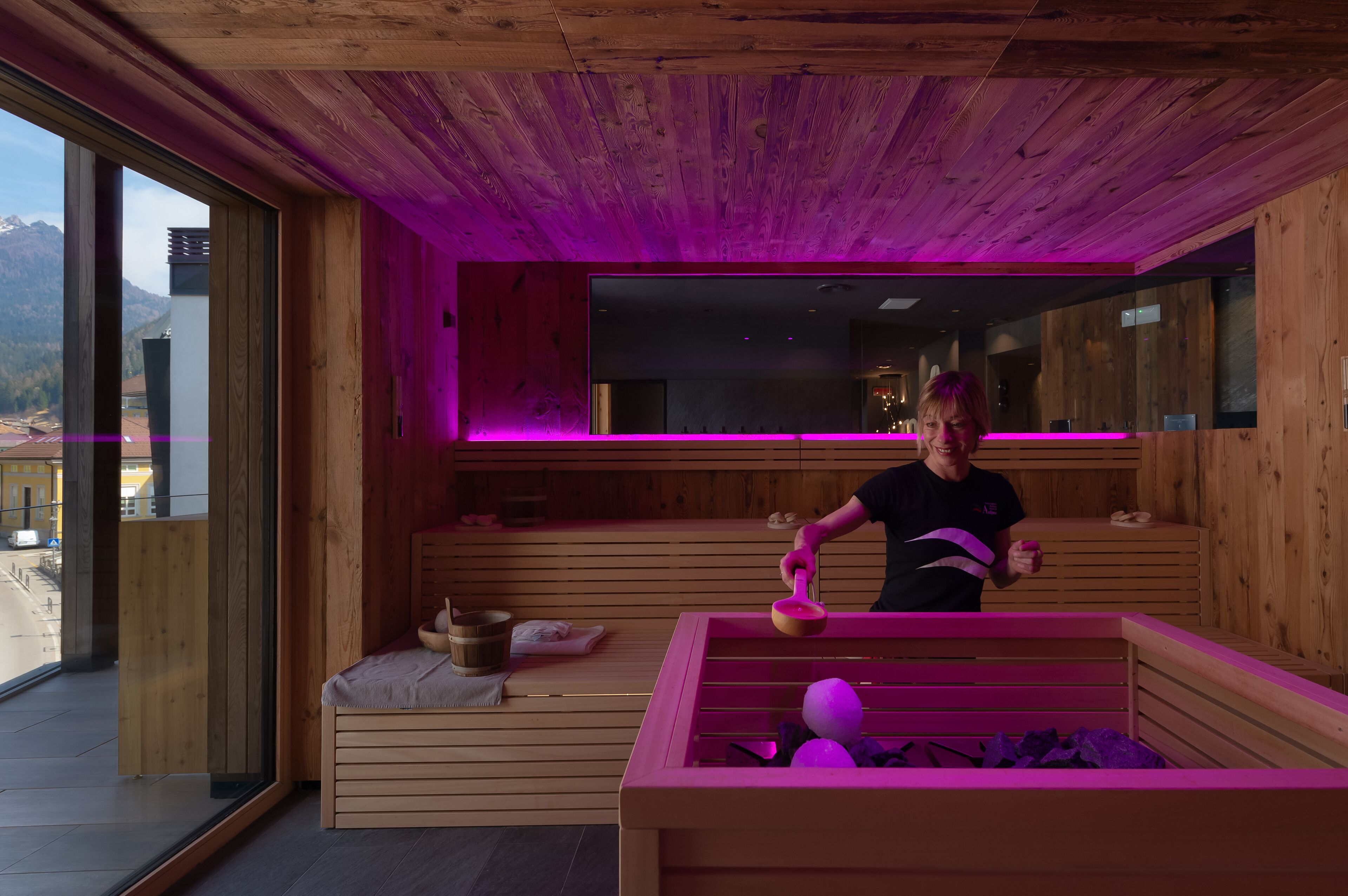 Behandelingskamers voor koppels, een sauna, een bubbelbad, een stoombad