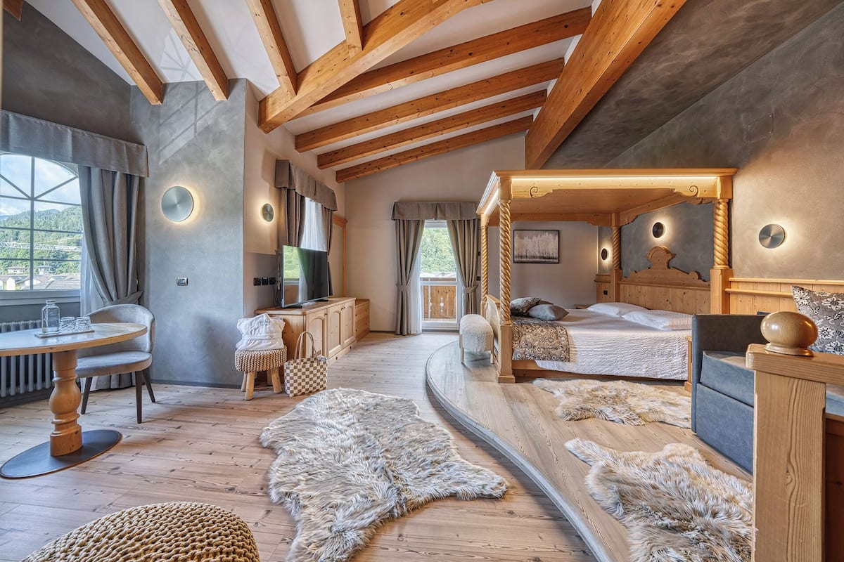 comfort suite (3 people) | 1 bedroom, premium bedding, minibar, in-room safe