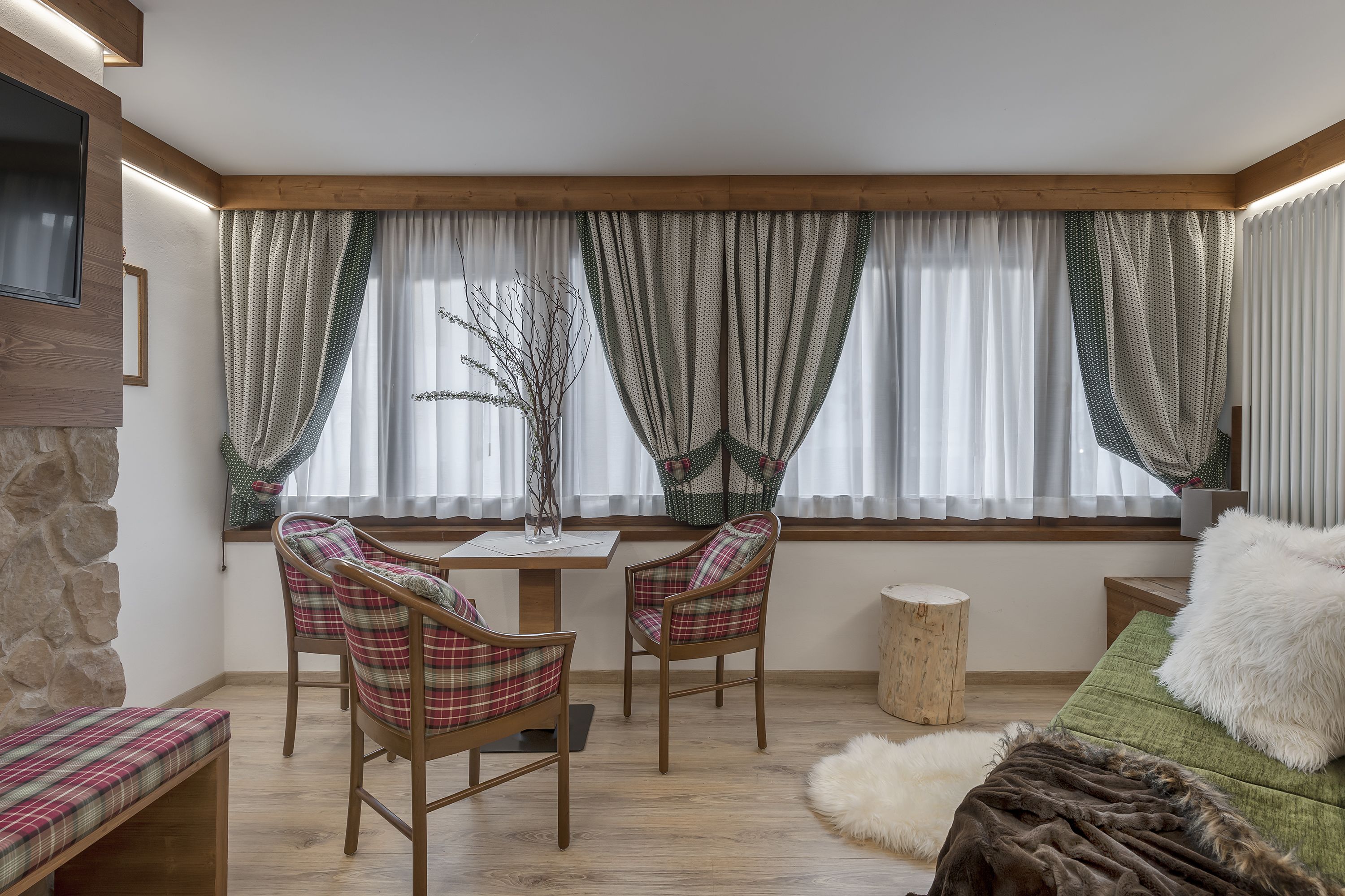 family suite (4 people) | 1 bedroom, premium bedding, minibar, in-room safe