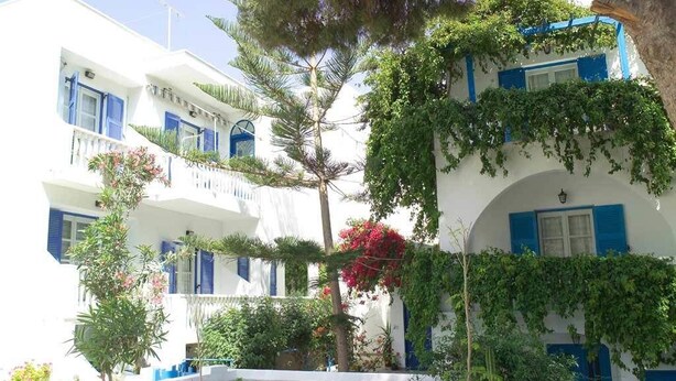 Front of property - Lefkothea (Santorini)