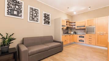 Apartamento standard | Roupas de cama premium, edredons de pluma, escrivaninha