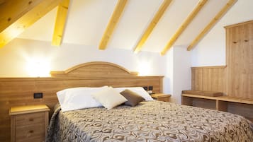Superior-Doppelzimmer | Italienische Bettbezüge von Frette, Select-Comfort-Betten, Zimmersafe