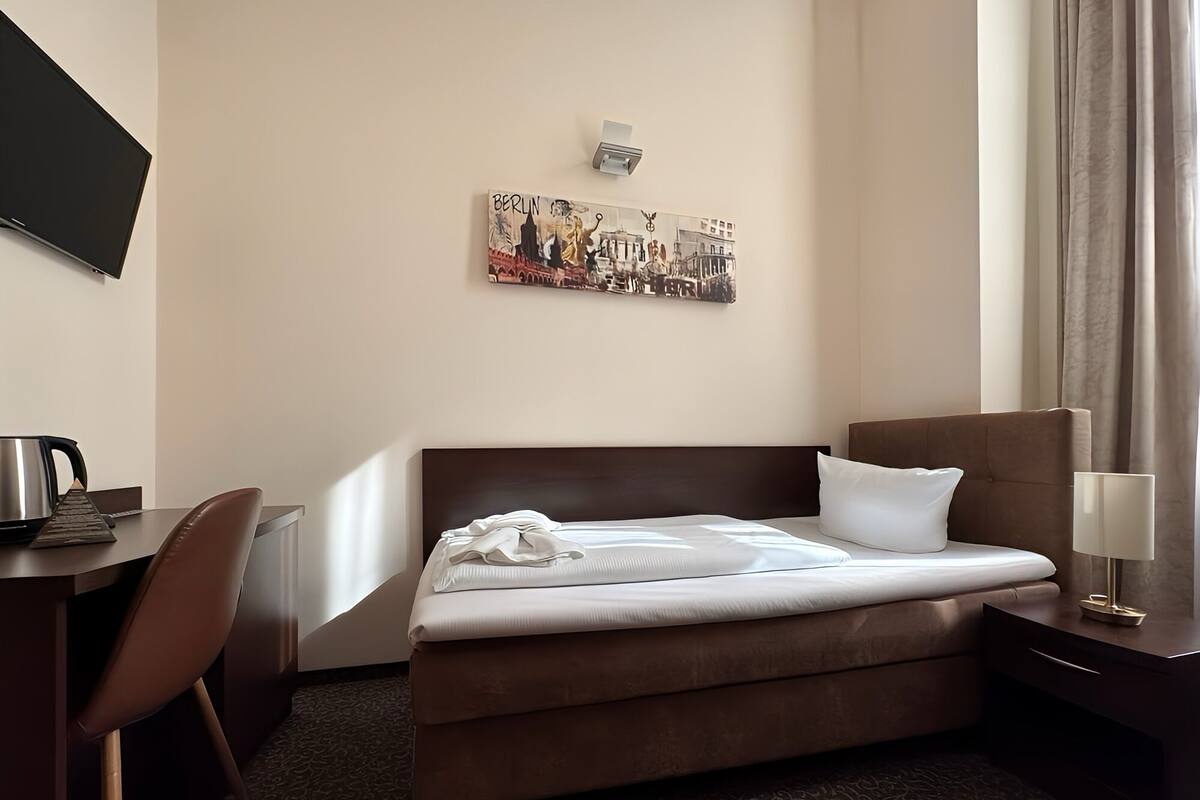 Singola Standard | Biancheria da letto ipoallergenica, una cassaforte in camera