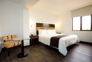 Premium bedding, minibar, in-room safe, desk - Wyndham Costa del Sol Chiclayo - Chiclayo (Chiclayo)