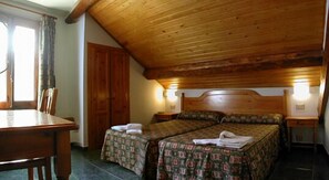 Cots/infant beds, free WiFi