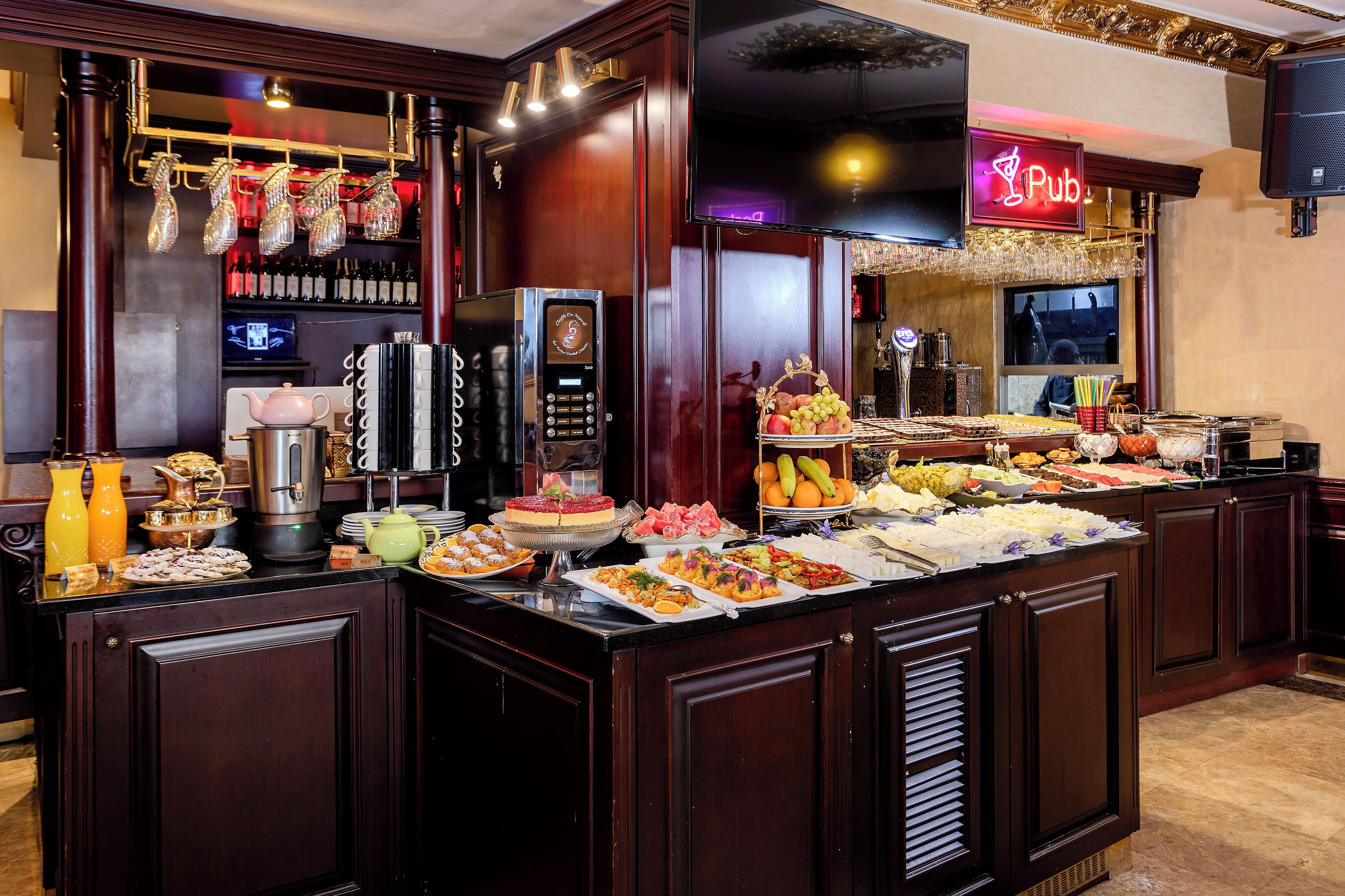 Free daily buffet breakfast