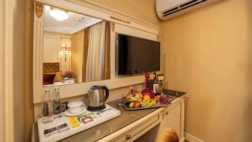 Superior Single Room | Premium bedding, minibar, in-room safe, desk
