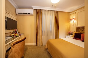 Superior Single Room | 1 bedroom, premium bedding, minibar, in-room safe