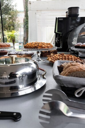 Daily full breakfast for a fee - Villa Liliana (Cervia)