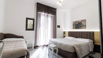 Camera Classic con letto matrimoniale o 2 letti singoli | Una cassaforte in camera, una scrivania, Wi-Fi gratuito