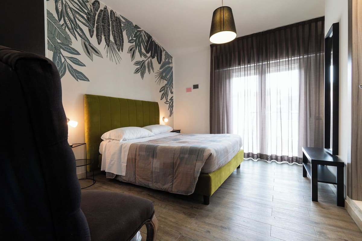 Classic Double or Twin Room | In-room safe, desk, WiFi (free)