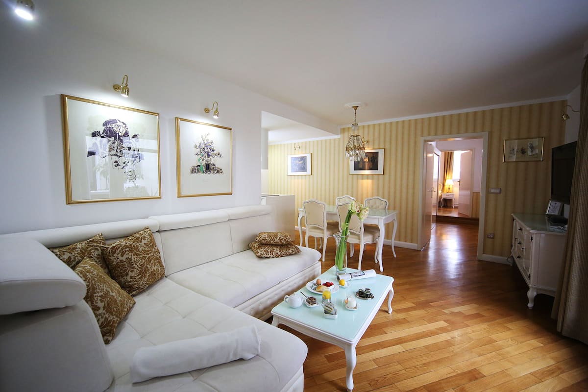 Superior Apartment, 2 Bedrooms, Mountain View | Living area | 80-cm LCD TV with cable channels, TV