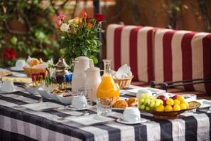 매일 풀 브렉퍼스트 무료 아침 식사 포함