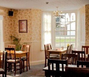 Frokost, lunsj og middag serveres