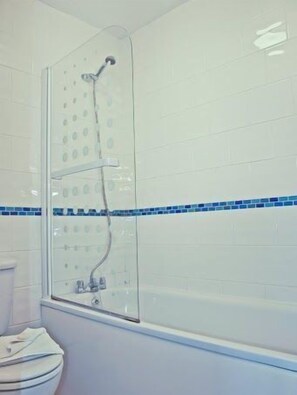 Amenidades de baño gratuitas y secadora de cabello 