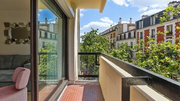 Appartement Supérieur, 1 très grand lit et 1 canapé-lit | Terrasse/Patio