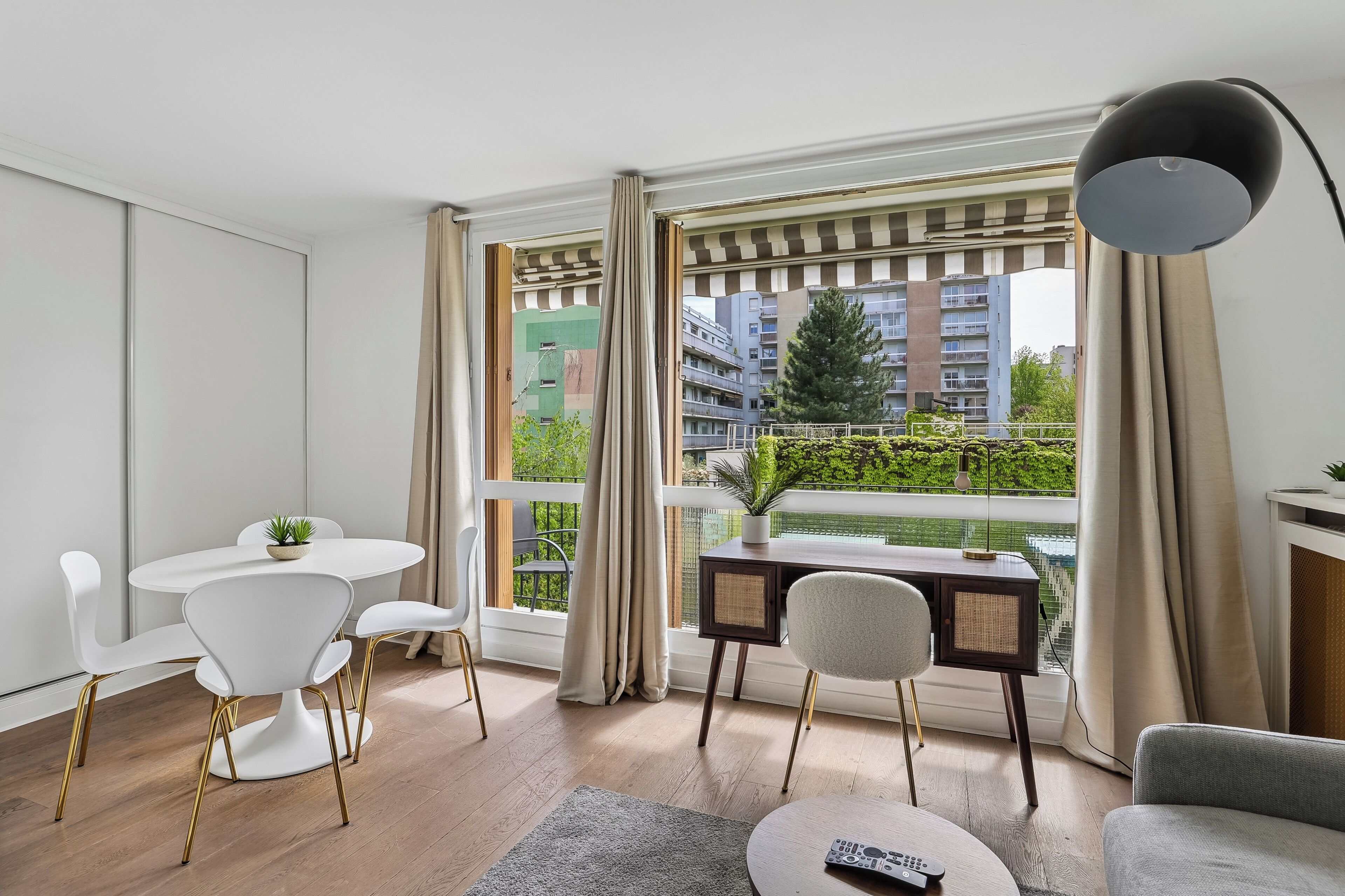 Appartement Supérieur | Rideaux occultants, fer et planche à repasser, Wi-Fi gratuit