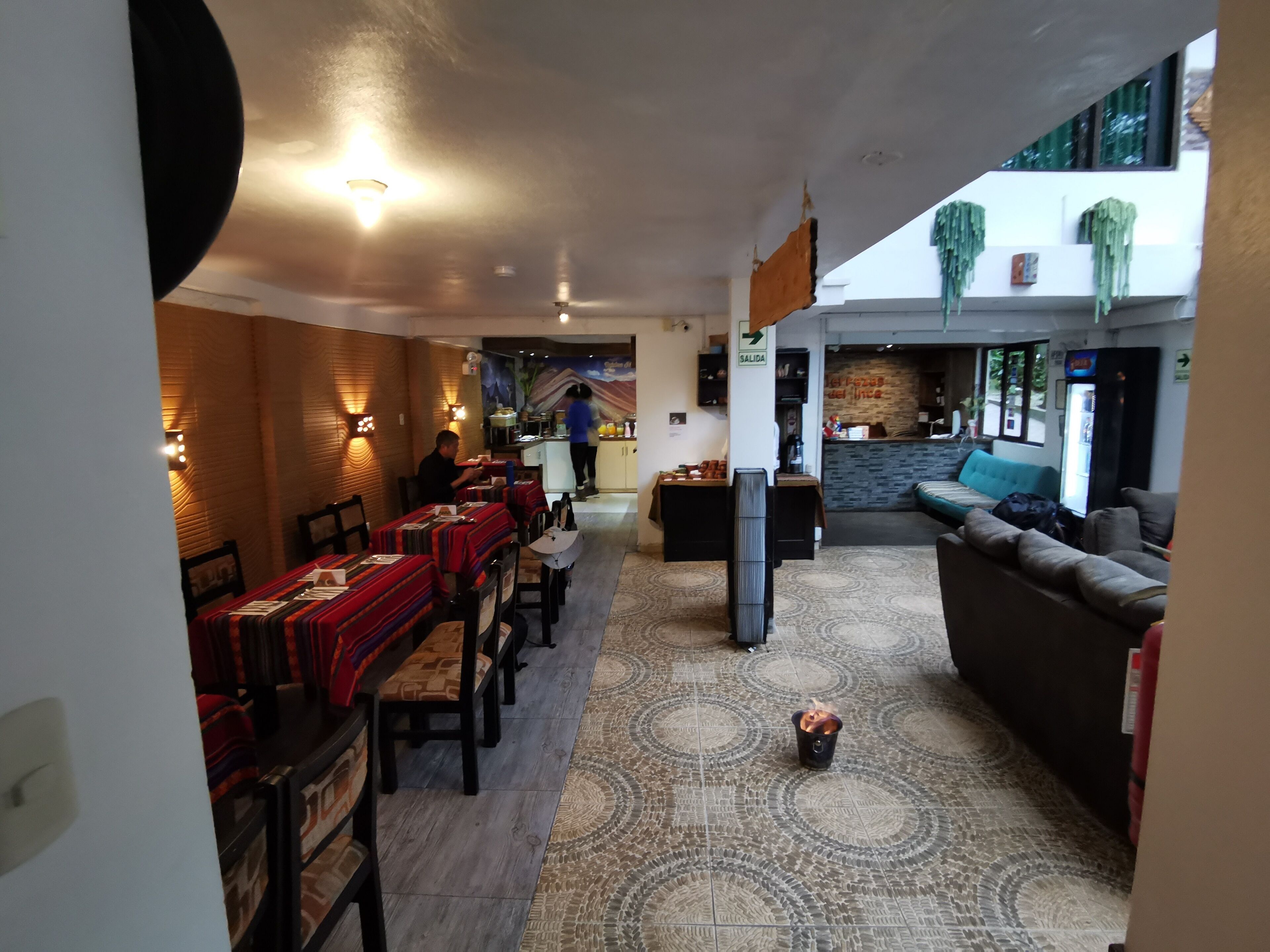 Frokost og lunsj serveres, regionale retter