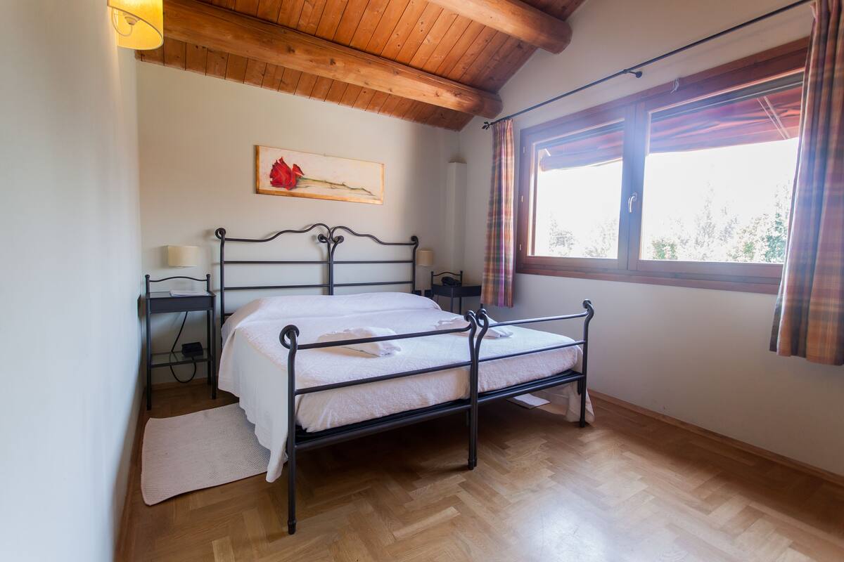 Junior Room (Family) | Premium bedding, down comforters, in-room safe, desk