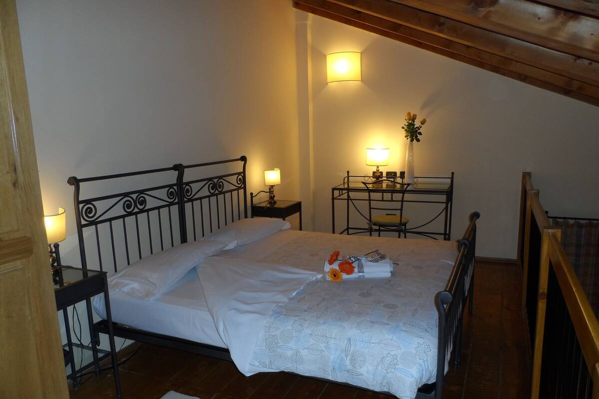 Apartment, Kitchen (Loft) | Premium bedding, down comforters, in-room safe, desk