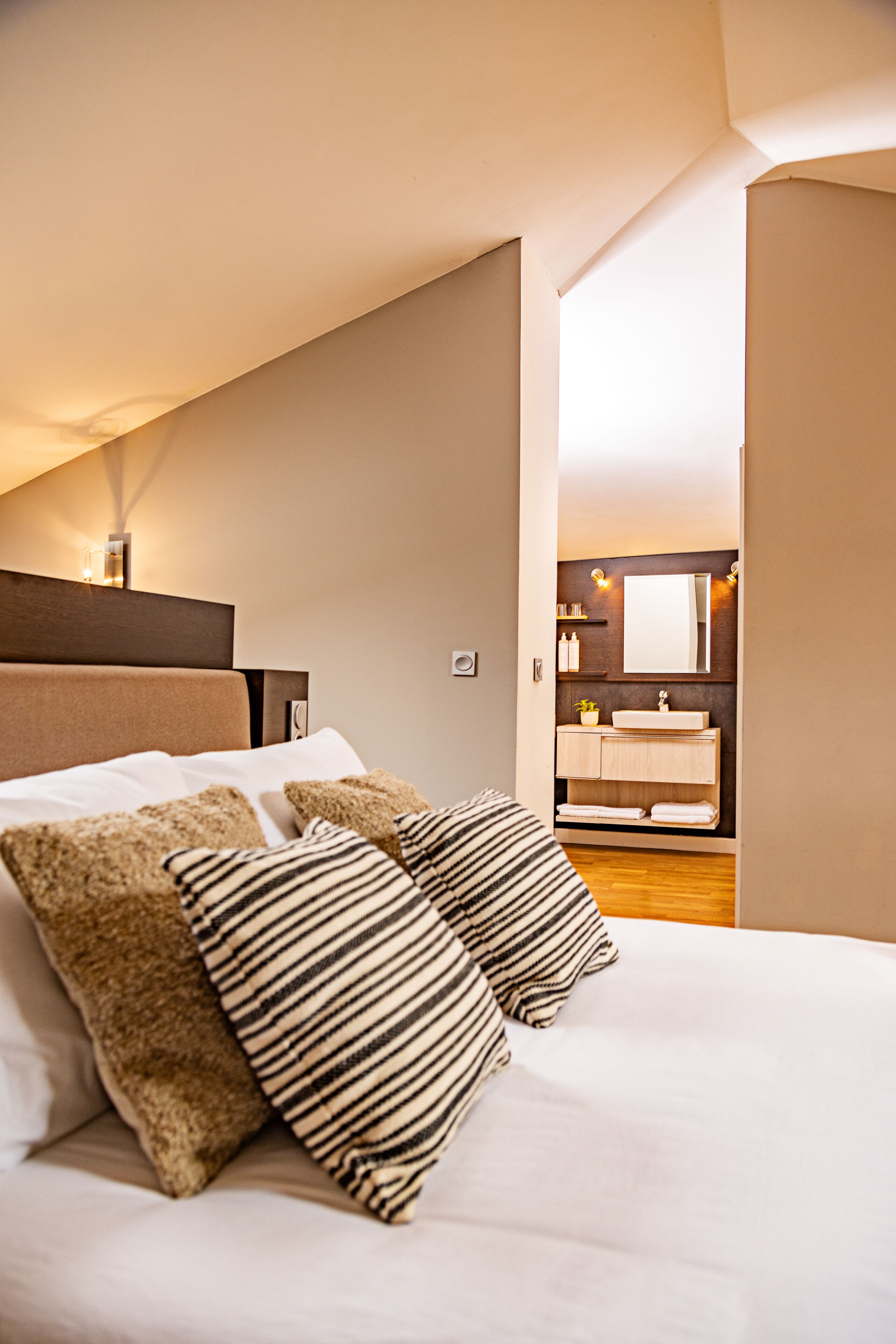 Habitació doble Deluxe, bany privat | Bany | Assecador de cabells i tovalloles 