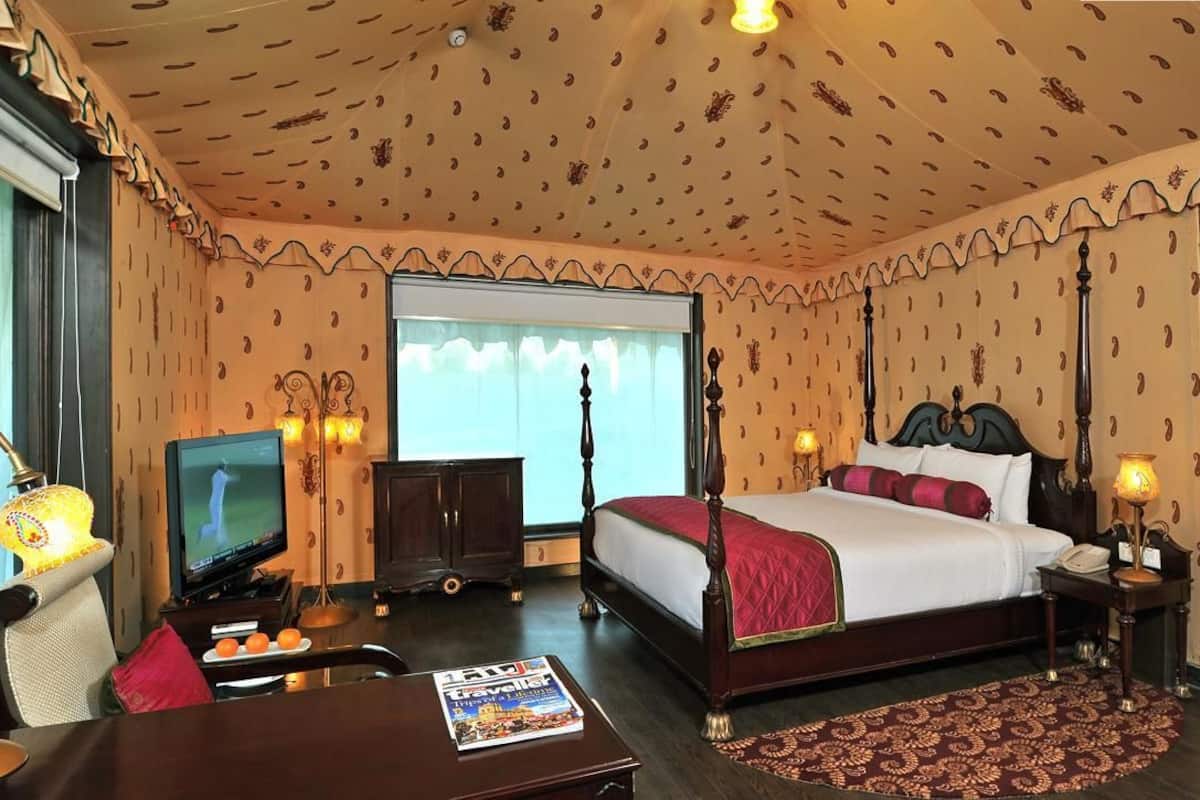 Royal Tent, 1 King Bed | Frette Italian sheets, memory foam beds, minibar, in-room safe