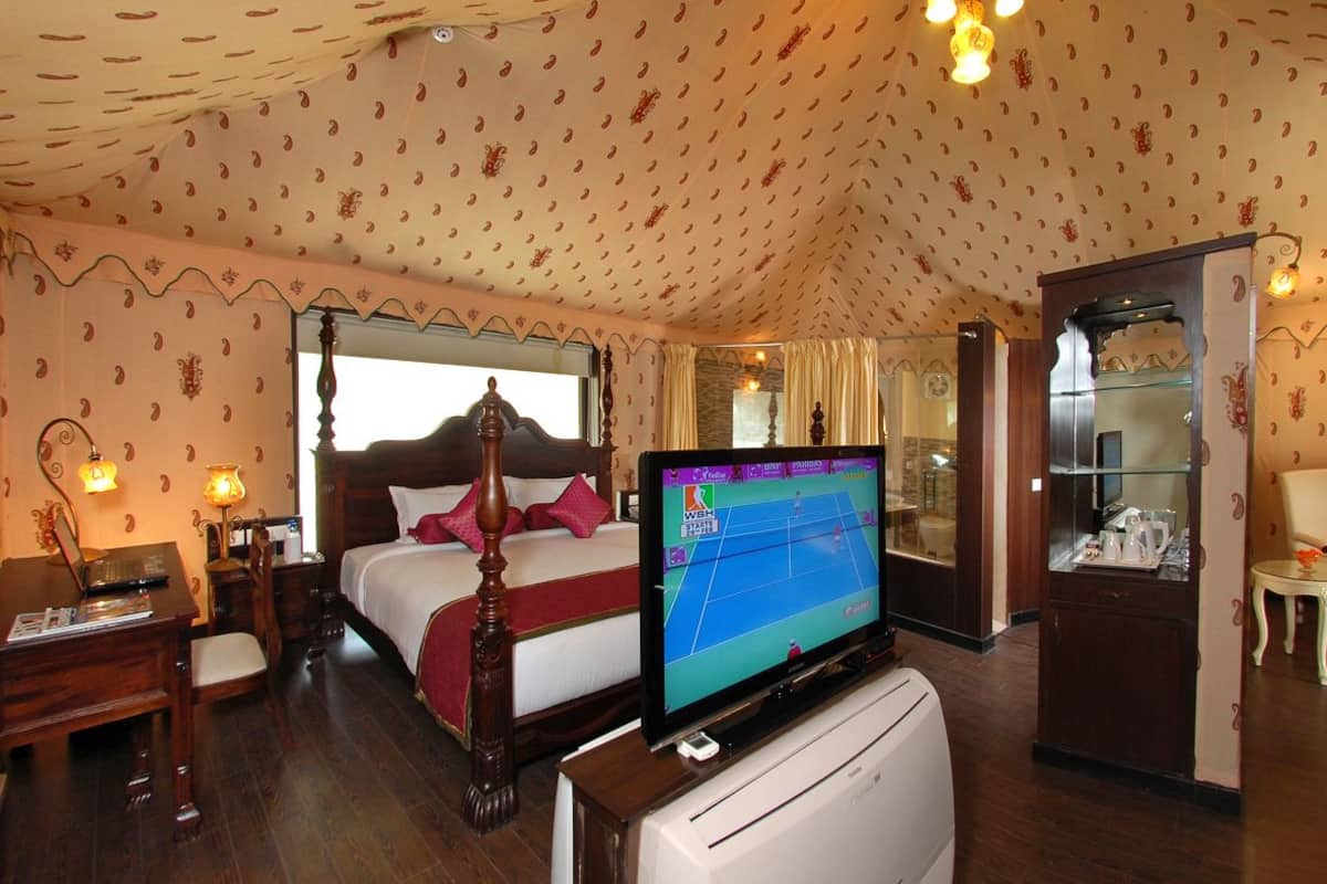 Grand Tent, 1 King Bed | Frette Italian sheets, memory foam beds, minibar, in-room safe