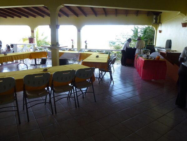 Se sirven desayunos 