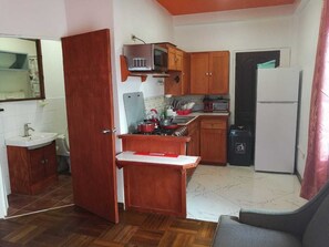 Cottage Garden Studio | Private kitchen - Inn La Galleria (St. John's)