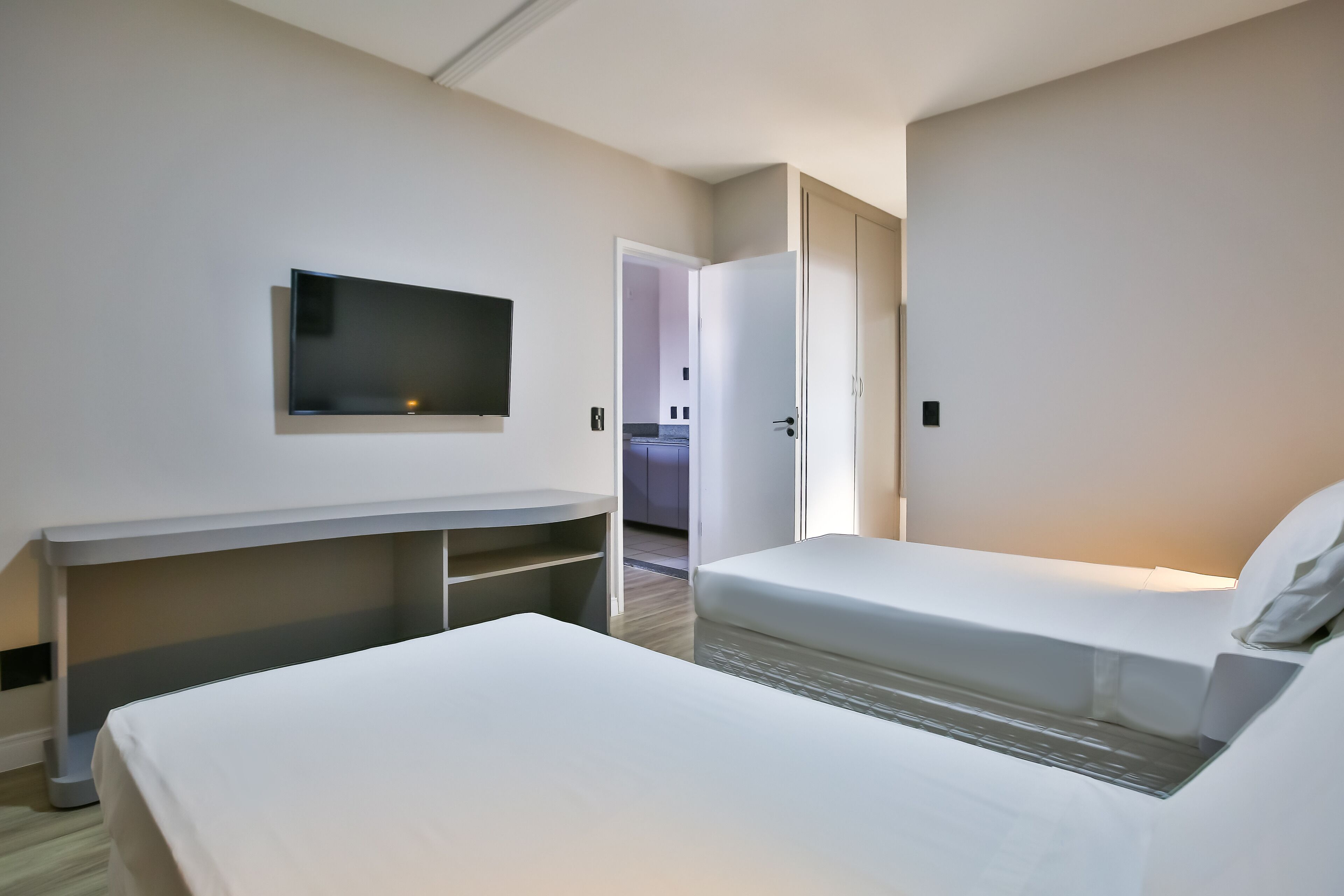 superior suite | minibar, individually decorated, individually furnished, desk