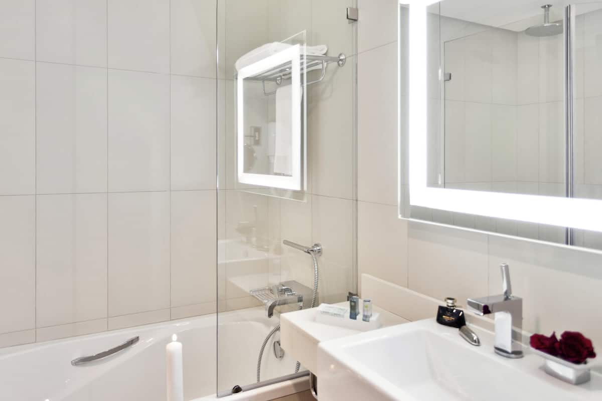1 quarto, roupas de cama premium, frigobar, cofres nos quartos