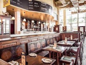 Här finns 3 restauranger som serverar frukost.