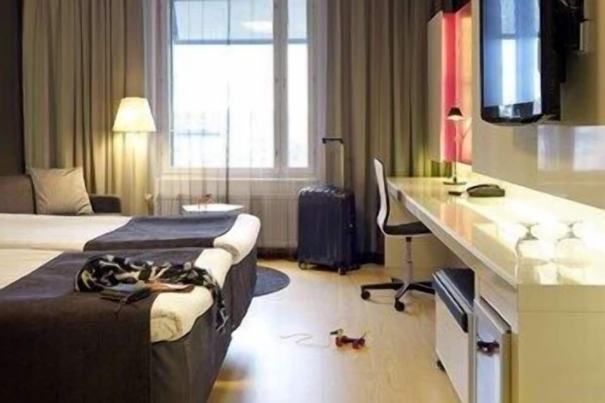 Minibar, Zimmersafe, Schreibtisch, schallisolierte Zimmer