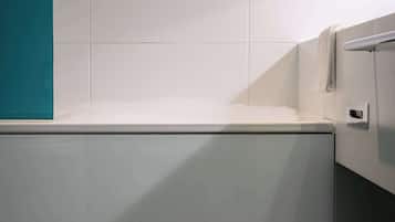 Minibar, coffres-forts dans les chambres, bureau, chambres insonorisées