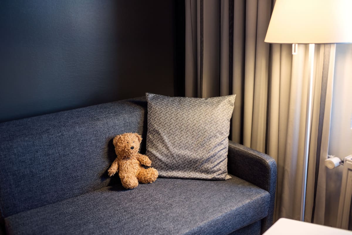 family room | minibar, in-room safe, desk, soundproofing