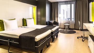 İki Ayrı Yataklı Oda | Minibar, odada kasa, masa, ses yalıtımı