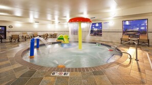 Indoor pool - Holiday Inn Express and Suites Sioux Falls SW by IHG (Sioux Falls)