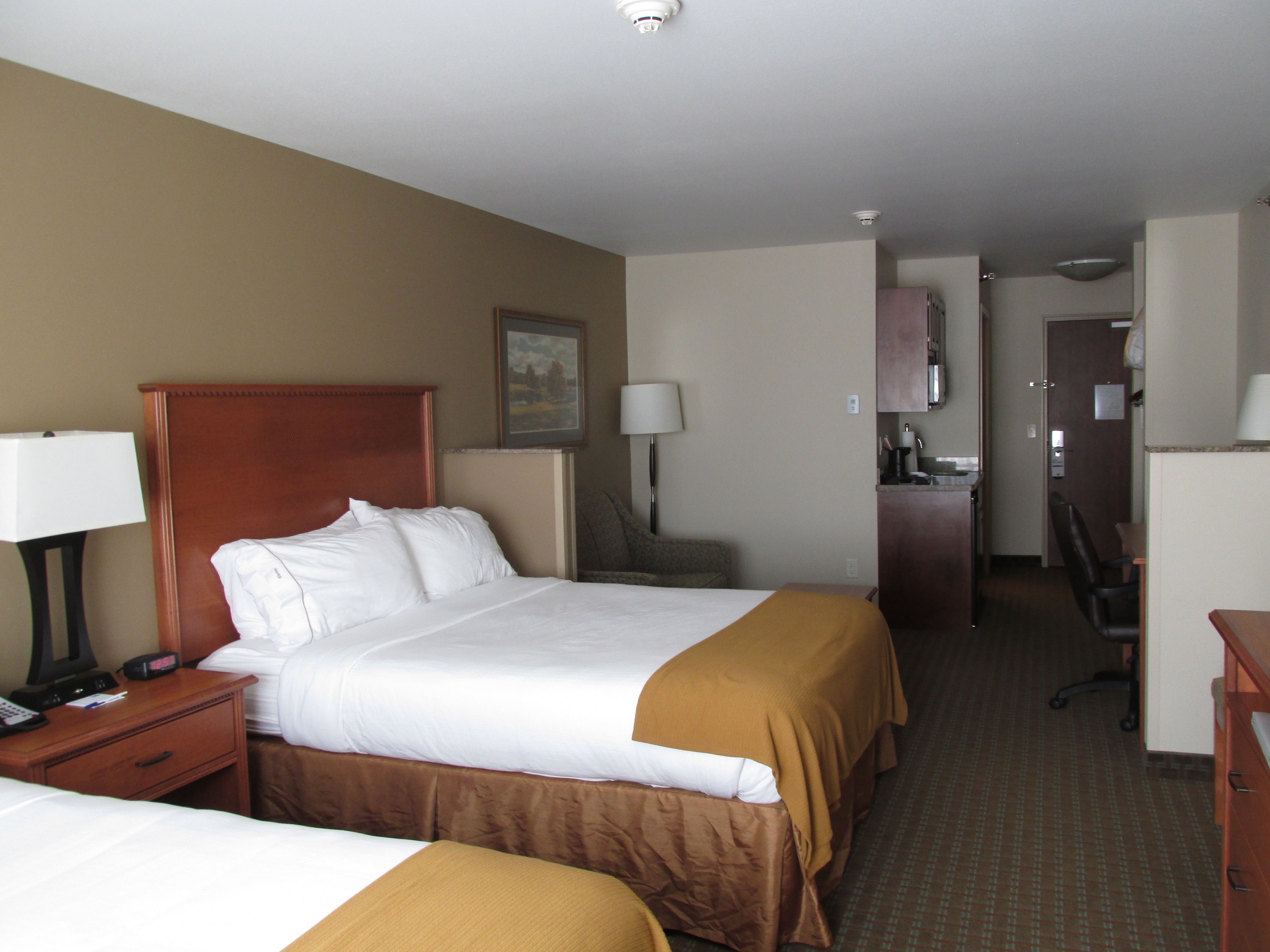 suite, multiple beds | hypo-allergenic bedding, in-room safe, desk, blackout curtains