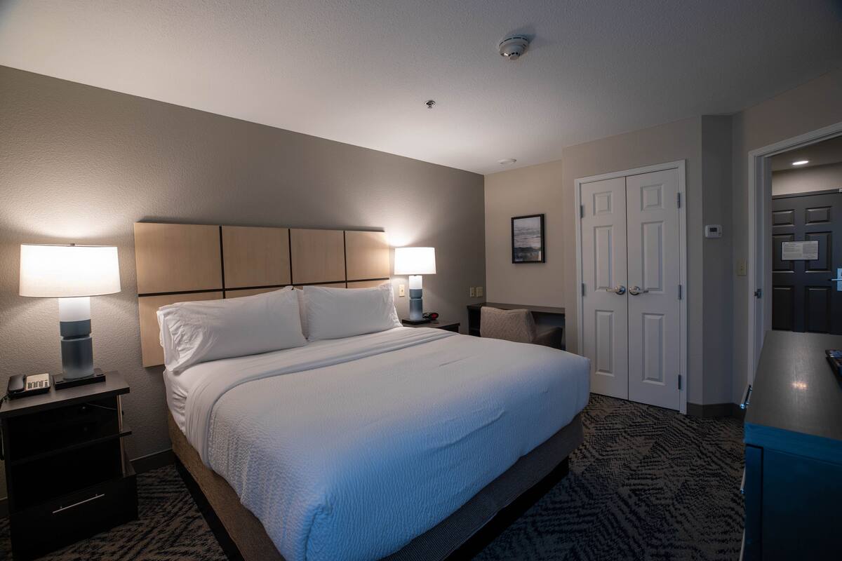 Premium bedding, down comforters, pillowtop beds, desk