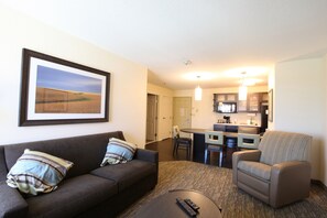 Premium bedding, down comforters, pillowtop beds, desk - Candlewood Suites St Joseph by IHG (St. Joseph)