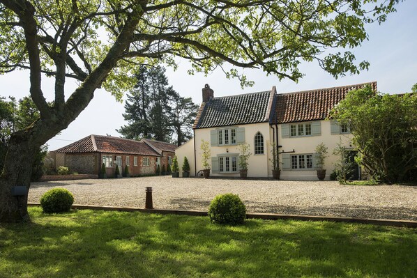 Exterior - Holly Lodge Boutique B&B (Fakenham)