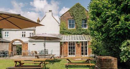 Hewitt's Restaurant & Rooms