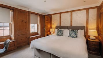 Deluxe Double Room, Ensuite | Egyptian cotton sheets, premium bedding, laptop workspace, free WiFi