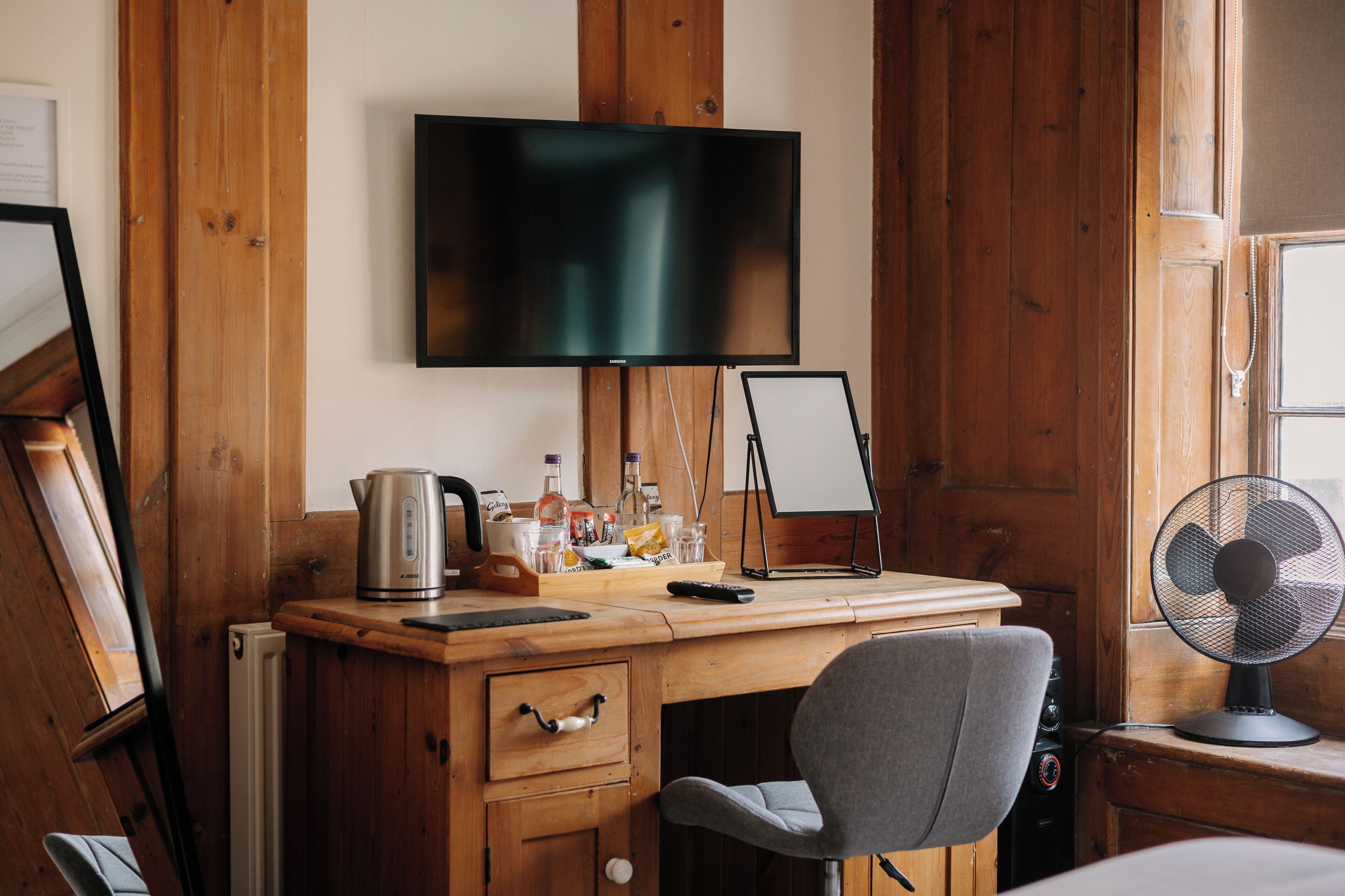 Deluxe Double Room, Ensuite | Egyptian cotton sheets, premium bedding, laptop workspace, free WiFi
