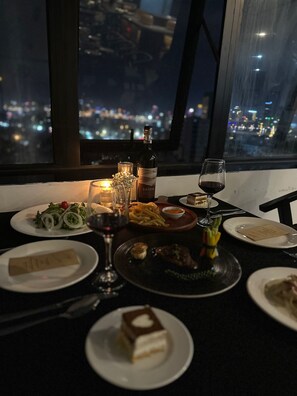 Breakfast, lunch and dinner served - ViAn Hotel And Spa Da Nang (Da Nang)