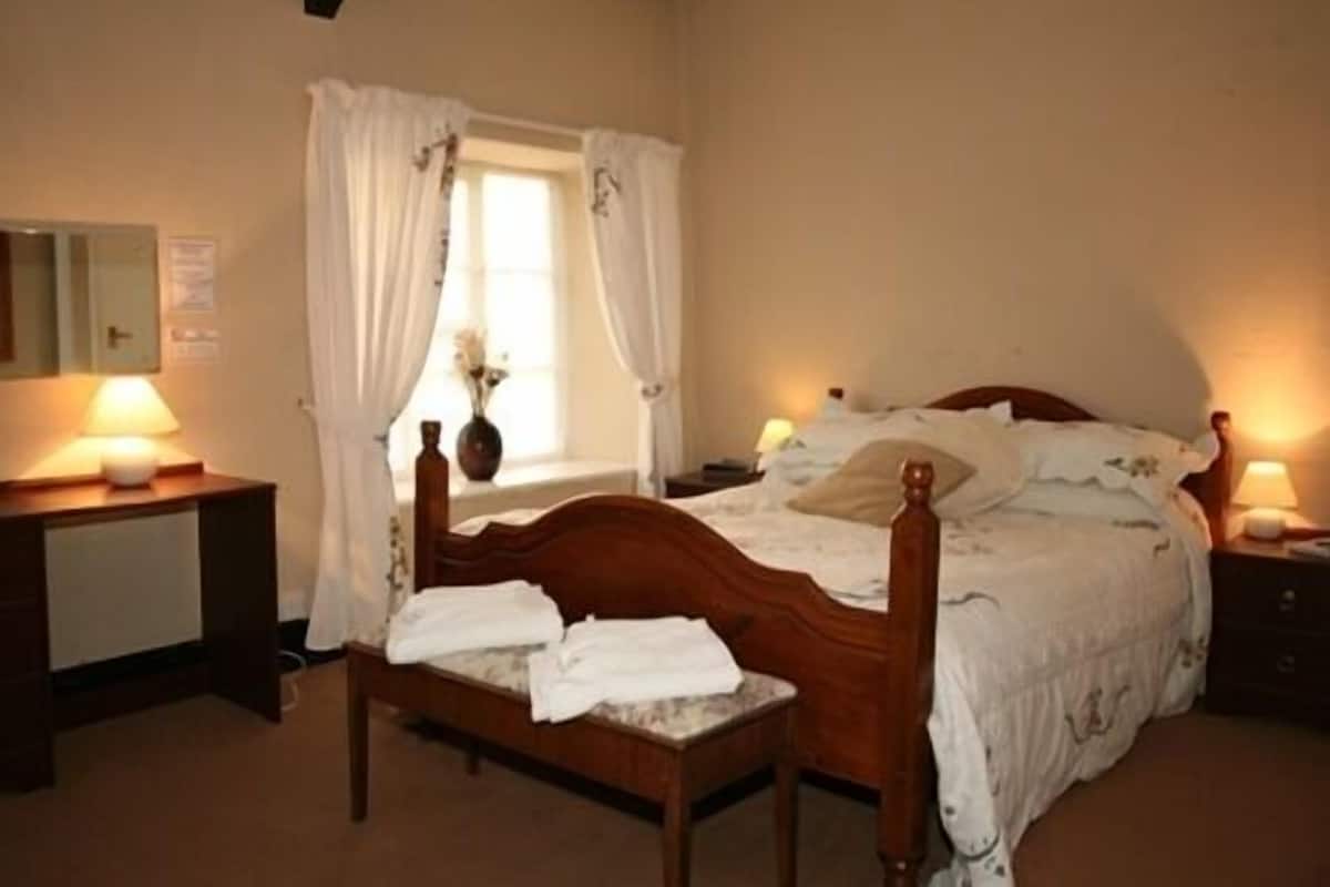 Chambre Double, salle de bains attenante